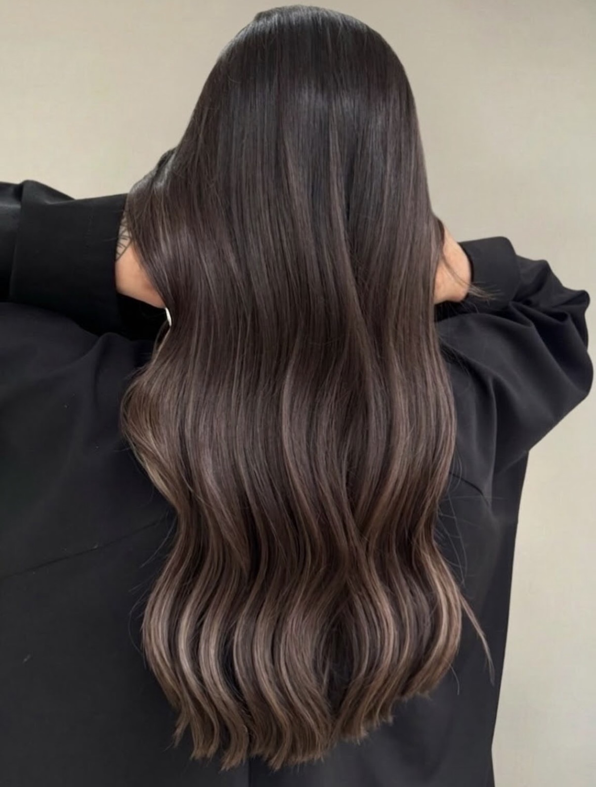 Espresso brown gloss with mushroom brown ends and long waves